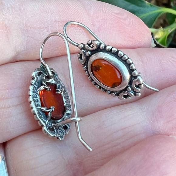 VINTAGE 925 STERLING SLVR OVAL AMBER SMALL ORNATE EARRINGS DROP DANGLE WIRE LOCK - Picture 14 of 16